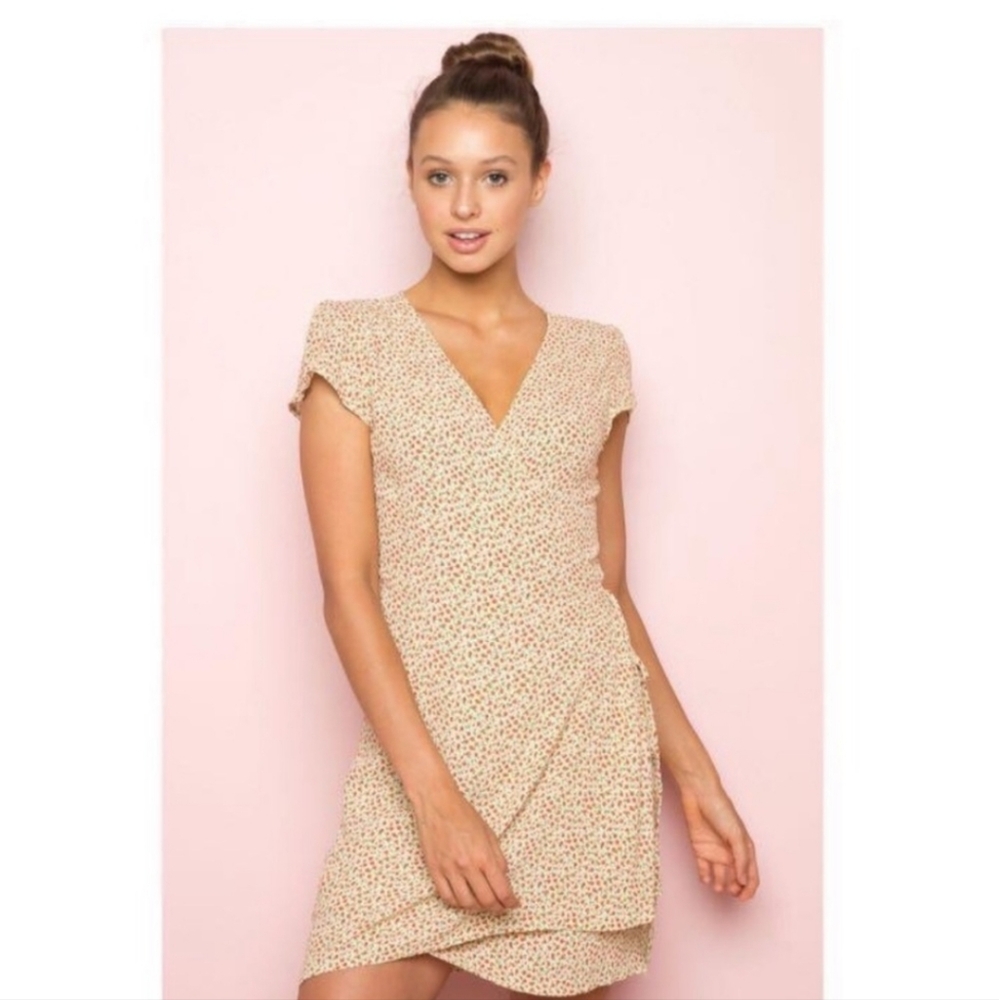 Floral Wrap Dress by Brandy melville